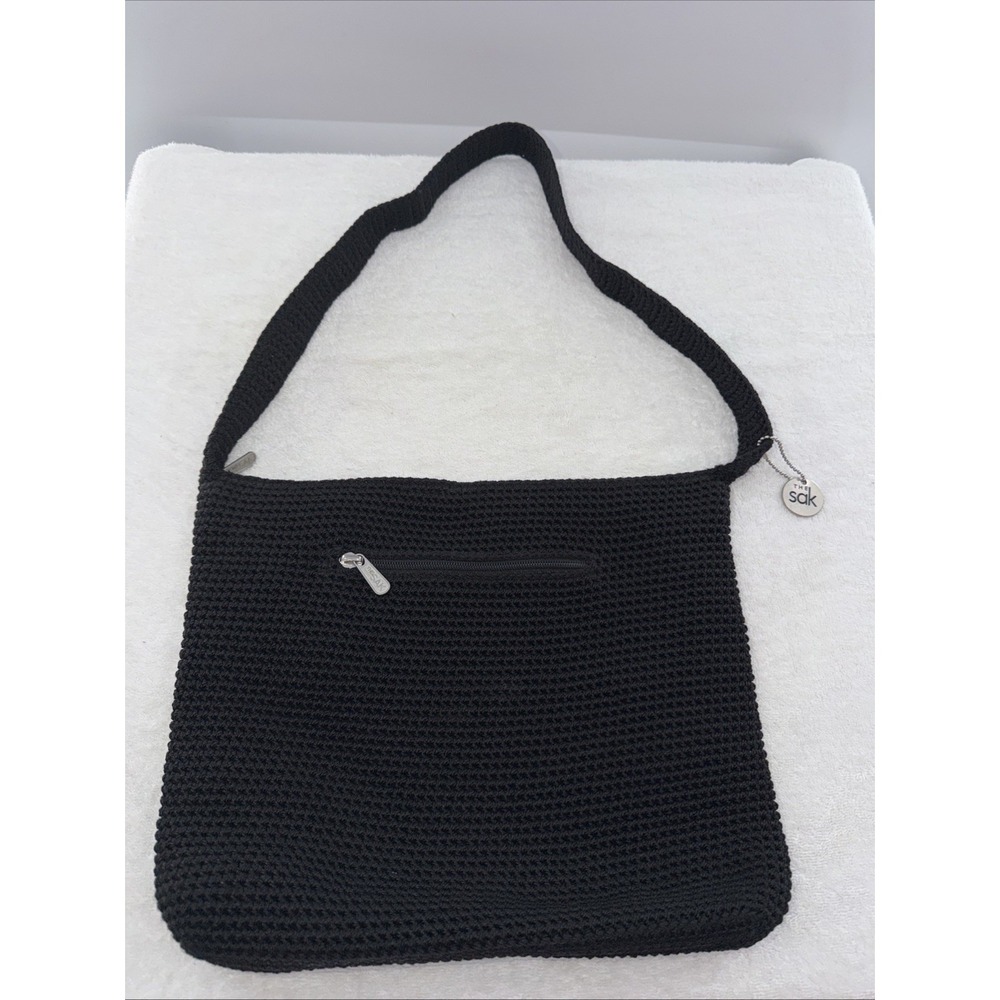 The SAK Classic Crochet Knit Black Med Handbag w/Charm Retro 90's Vibe EUC